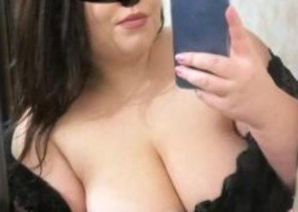 Проститутка рабыня Оксана, 32 лет, закажите онлайн прямо сейчас