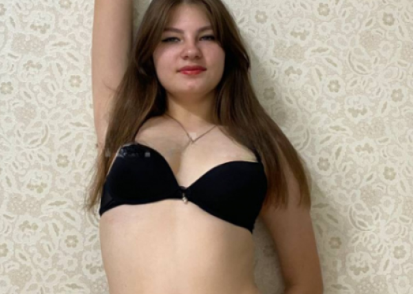 Мариэтта , 20 лет - эротический массаж пениса